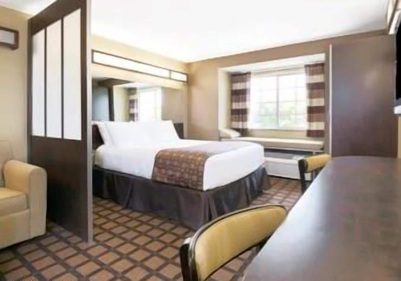 Microtel Inn & Suites By Wyndham Austin Airport Exterior photo