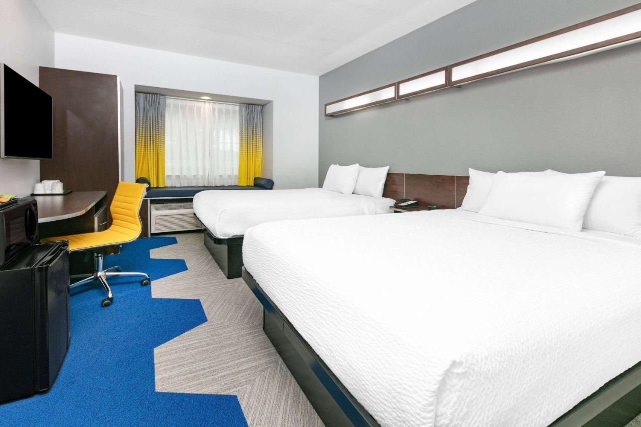 Microtel Inn & Suites By Wyndham Austin Airport Exterior photo