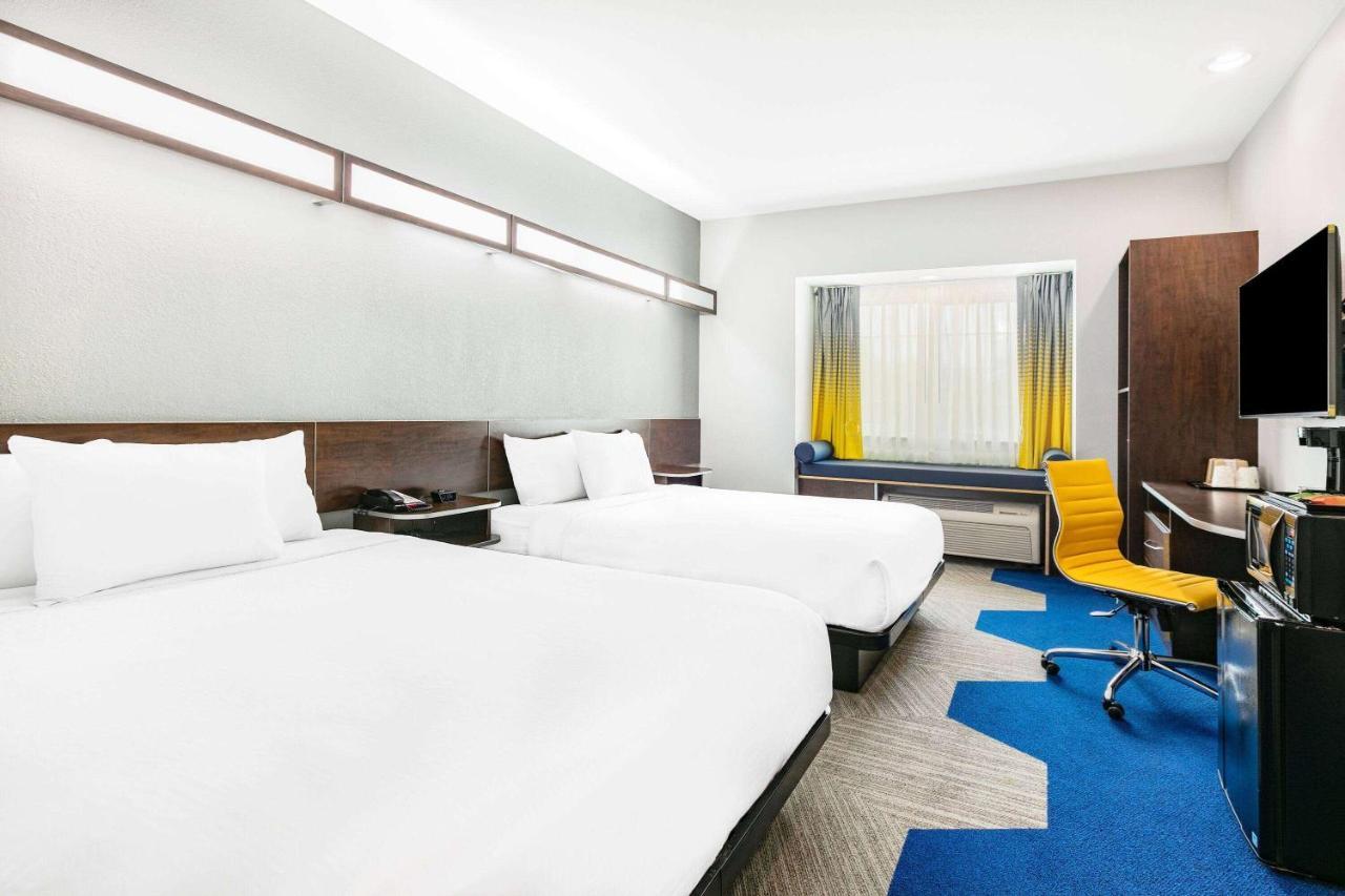 Microtel Inn & Suites By Wyndham Austin Airport Exterior photo