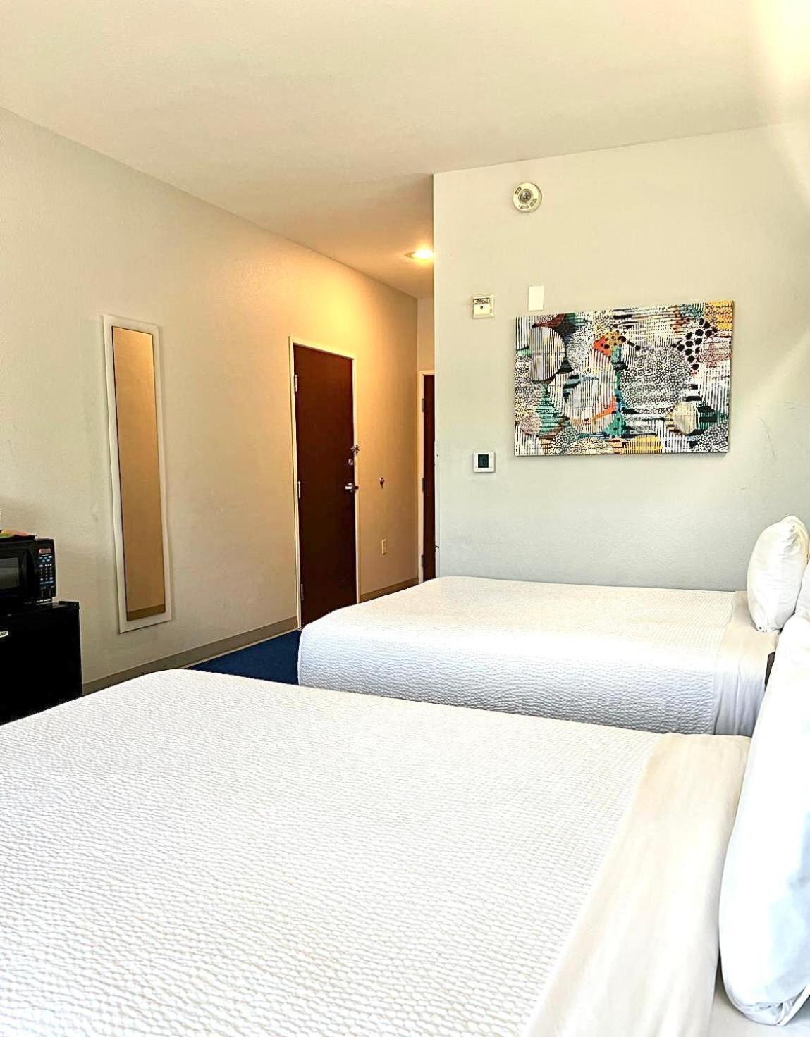 Microtel Inn & Suites By Wyndham Austin Airport Exterior photo
